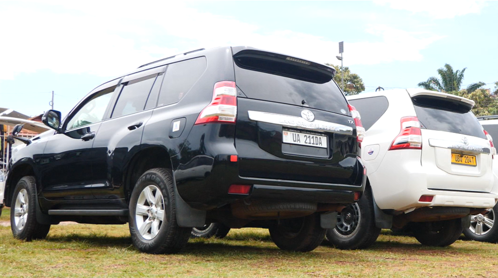 Toyota Prado XV image 2
